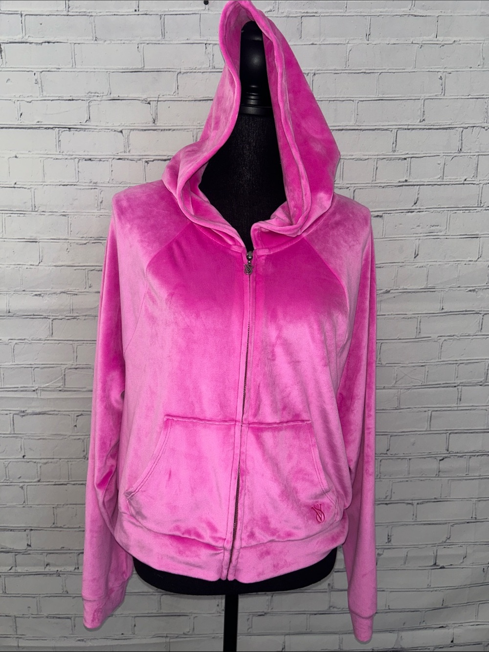Victoria’s Secret on point Pink Velour Zip-Up Hoodie. Size lg